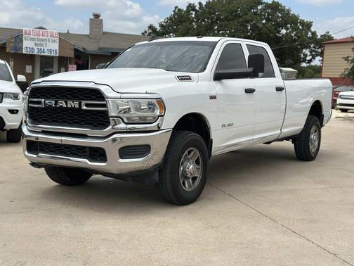 Bright White Clearcoat 2022 RAM 2500 Tradesman Crew Cab 4x4 8' Box
