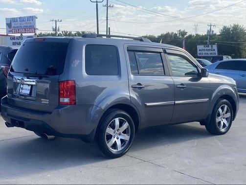 Modern Steel Metallic 2015 Honda Pilot Touring