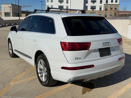 2019 Audi Q7 55 Premium Plus