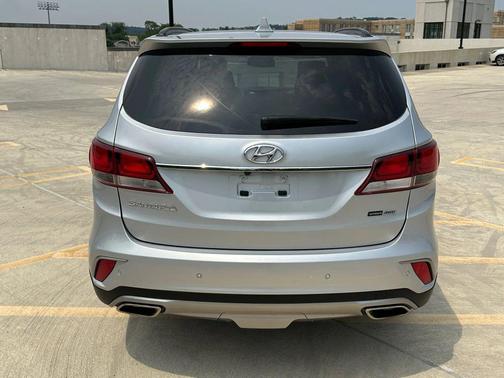 2017 Hyundai SANTA FE SE Ultimate