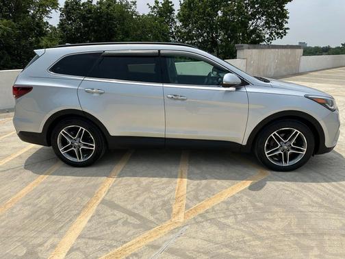 2017 Hyundai SANTA FE SE Ultimate
