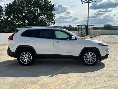 2015 Jeep Cherokee Sport