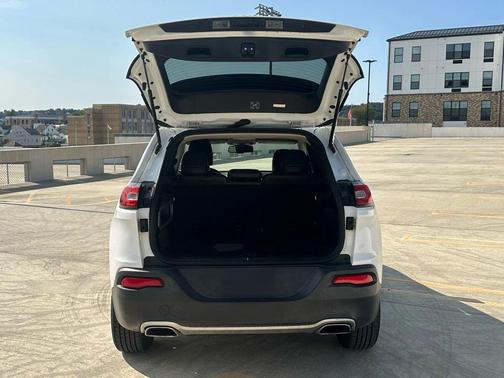 2015 Jeep Cherokee Sport