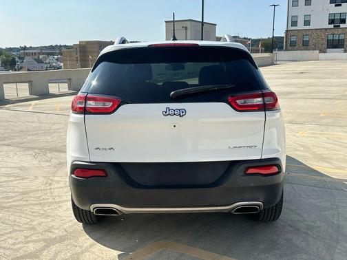 2015 Jeep Cherokee Sport