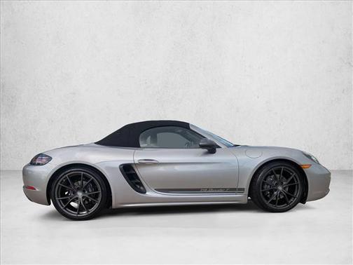 2022 Porsche 718 Boxster T