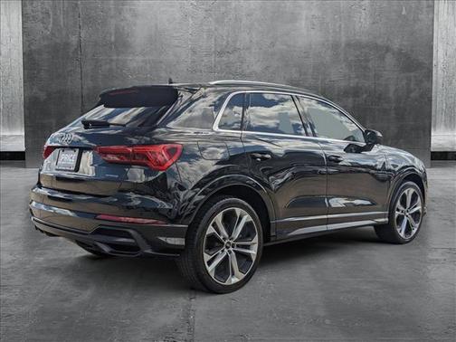 2020 Audi Q3 45 S line Prestige