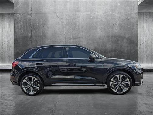 2020 Audi Q3 45 S line Prestige