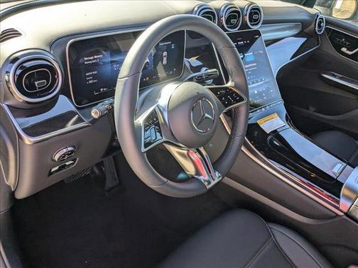 2025 Mercedes-Benz GLC 300 Base
