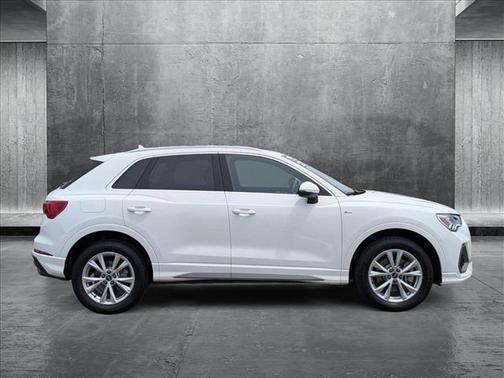 2023 Audi Q3 Premium 45 TFSI S line quattro Tiptronic