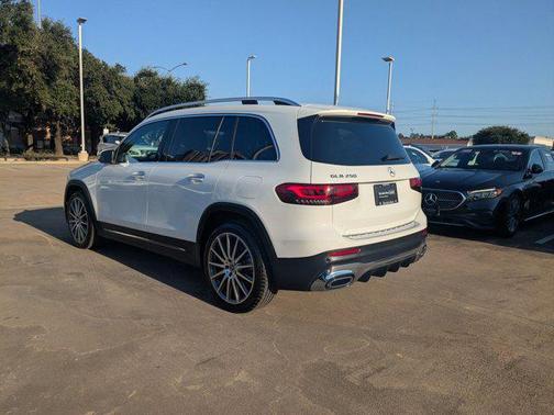 2022 Mercedes-Benz GLB 250 Base