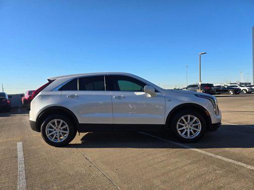 2023 Cadillac XT4 Luxury