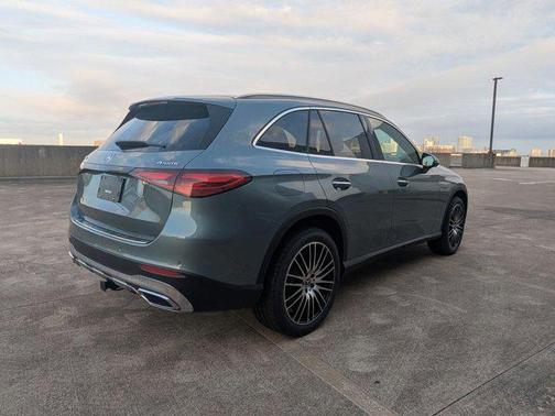 2025 Mercedes-Benz GLC 300 4MATIC