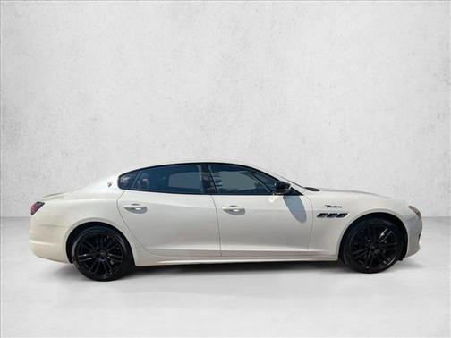 2022 Maserati Quattroporte Modena Q4