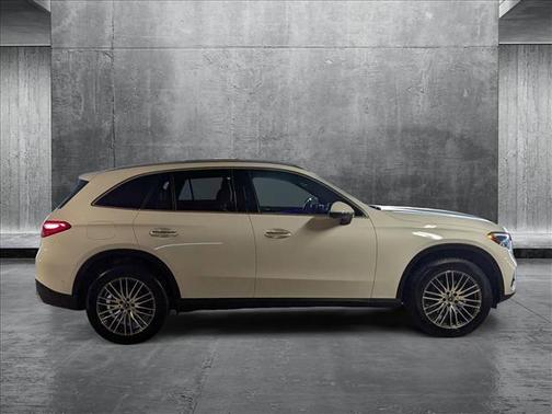 2025 Mercedes-Benz GLC 300 Base