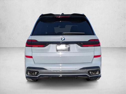 Brooklyn Grey Metallic 2026 BMW X7 xDrive40i