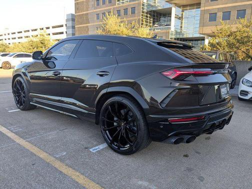 2021 Lamborghini Urus AWD