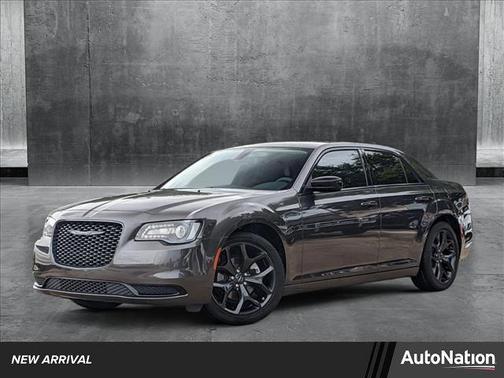2023 Chrysler 300 Touring