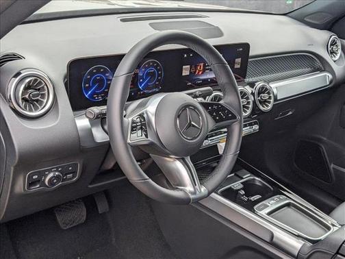 2025 Mercedes-Benz EQB 300 4MATIC