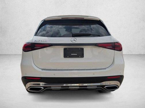 Polar White 2026 Mercedes-Benz GLC 300 Base