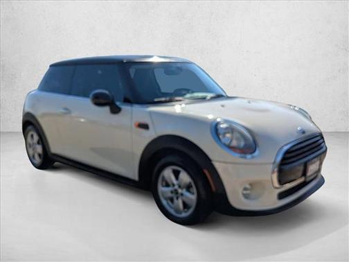 2017 MINI Hardtop Cooper