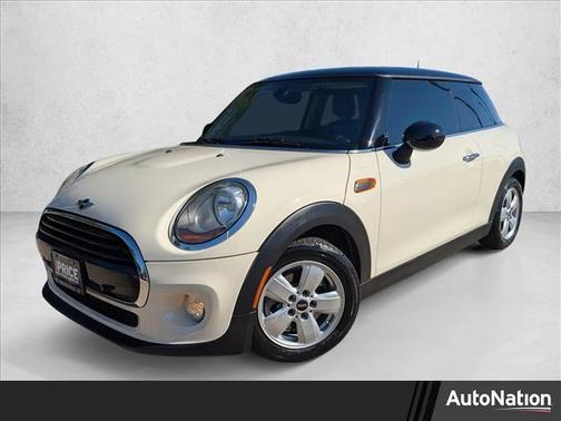 2017 MINI Hardtop Cooper