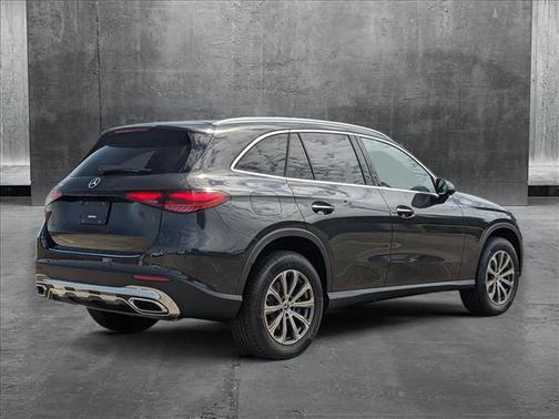 2025 Mercedes-Benz GLC 300 Base