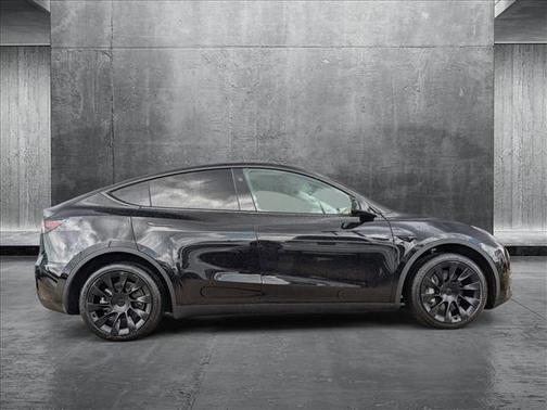 2024 Tesla Model Y Long Range Dual Motor All-Wheel Drive