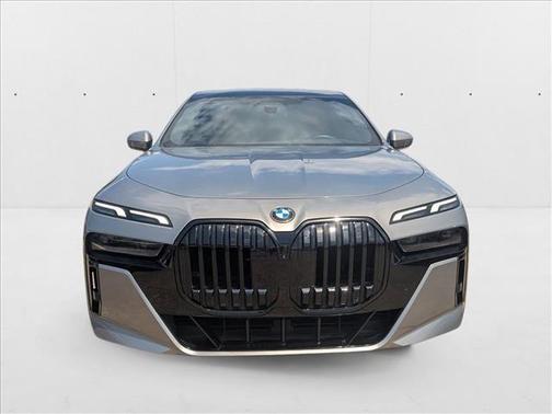 2023 BMW 740 i