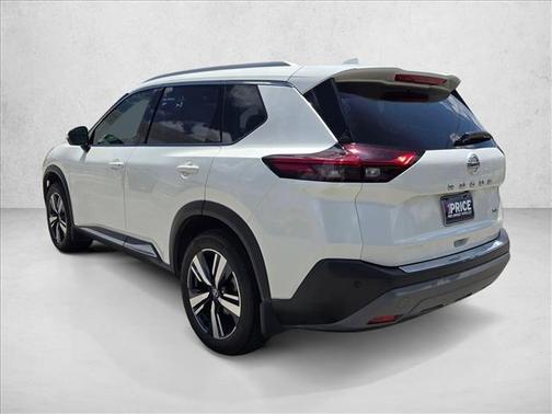 Pearl White Tricoat 2021 Nissan Rogue SL
