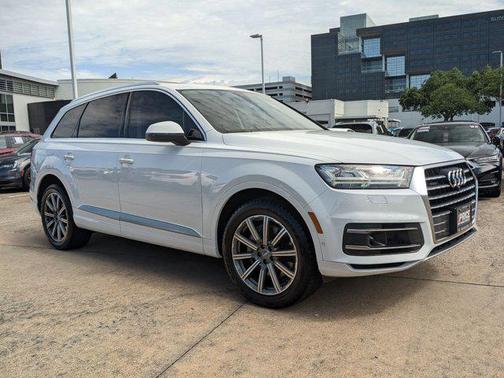 2019 Audi Q7 55 Premium Plus