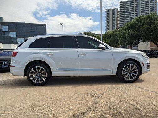 2019 Audi Q7 55 Premium Plus