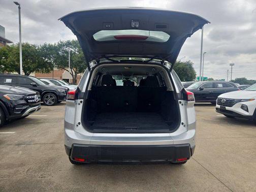Brilliant Silver Metallic 2024 Nissan Rogue SV
