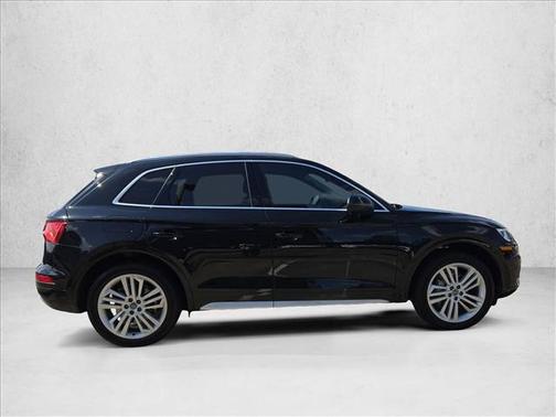 Mythos Black Metallic 2019 Audi Q5 2.0T Premium Plus