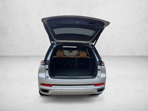 Silver Zynith 2025 Jeep Grand Cherokee Summit