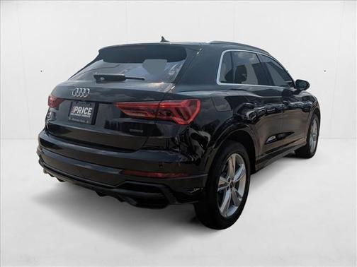 2022 Audi Q3 45 S line Premium