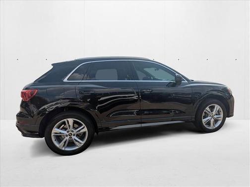 2022 Audi Q3 45 S line Premium