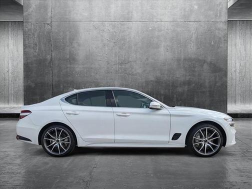 2024 Genesis G70 2.5T RWD
