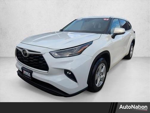 2022 Toyota Highlander LE