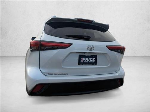 2022 Toyota Highlander LE