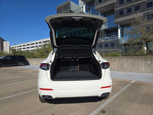 2021 Maserati Levante Base