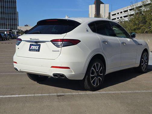 2021 Maserati Levante Base