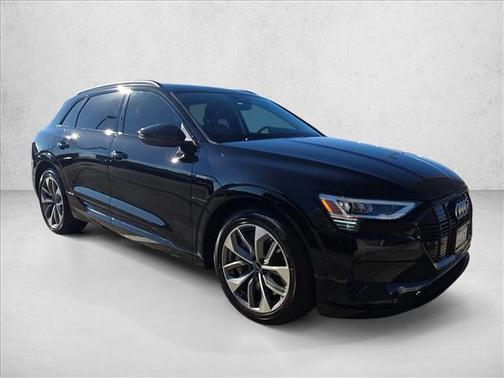 2021 Audi e-tron Premium Plus