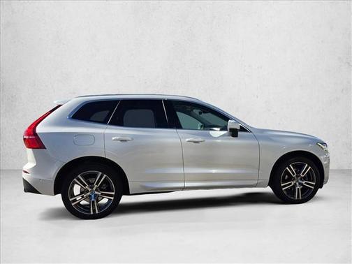 2018 Volvo XC60 T5 Momentum