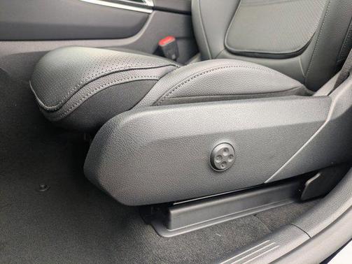 2026 Mercedes-Benz GLC 300 Base