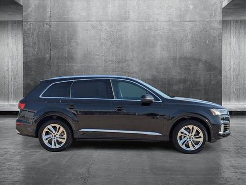 2024 Audi Q7 55 Premium Plus