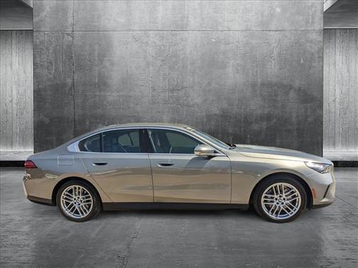 2024 BMW 530 i
