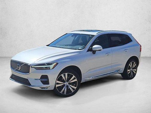 White 2023 Volvo XC60 B5 Plus Bright Theme