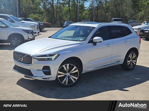 White 2023 Volvo XC60 B5 Plus Bright Theme