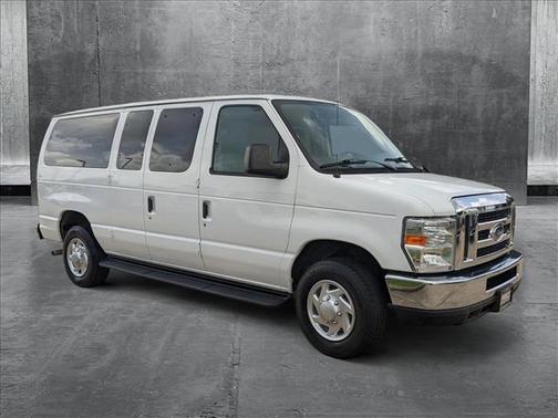 2011 Ford E350 Super Duty XLT