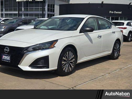 Pearl White Tricoat 2024 Nissan Altima 2.5 SV